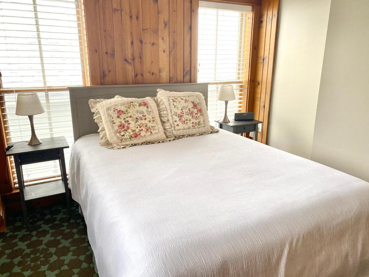 גרנד הייבן Harbor House Inn חדר תמונה